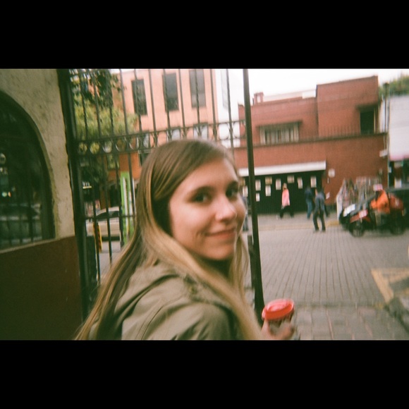 Meet your Posher, Celeste - Picture 5 of 6